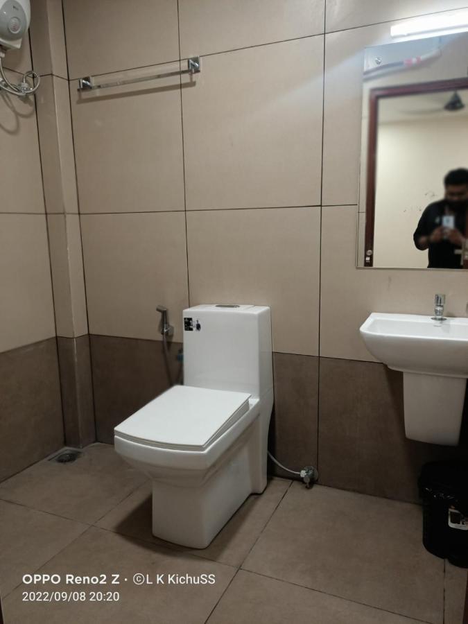 Mhb Motel Kochi Exterior foto